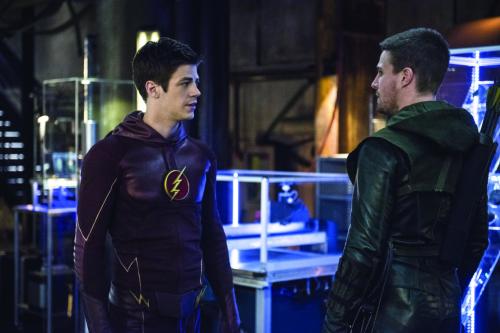 The Flash Set Photos Reveal Major Spoilers And Shows Oliver Queen S All New Costume