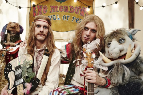 http://www.femalefirst.co.uk/image-library/land/500/t/the-meadows-festival-band-mathew-baynton-and-laurence-rickard-3-yonderland.jpg