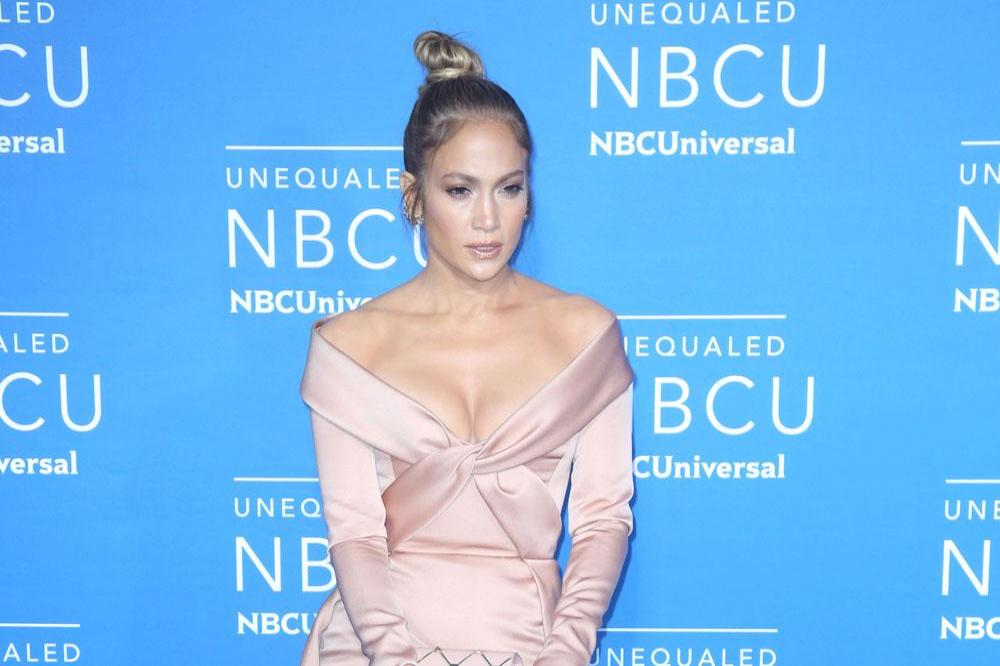 Jennifer Lopez Drops New Song Ni Tu Ni Yo