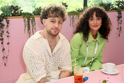 Tom Grennan ‘secretly Engaged To Girlfriend Danniella Carraturo’