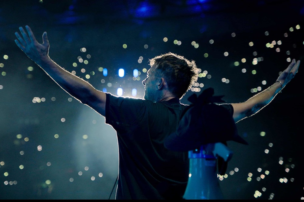 Damon on stage at Wembley Arena