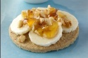 Oatcakes topped with bananas 