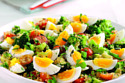 Quinoa and egg salad with broccoli, seeds and eggs