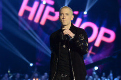 Eminem has invited Justin Bieber over for Christmas