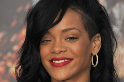 Rihanna In Twitter War Of Words With Joan Rivers