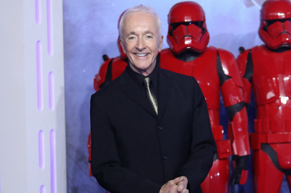 Anthony Daniels is set to collect around $1 million for his C-3PO head