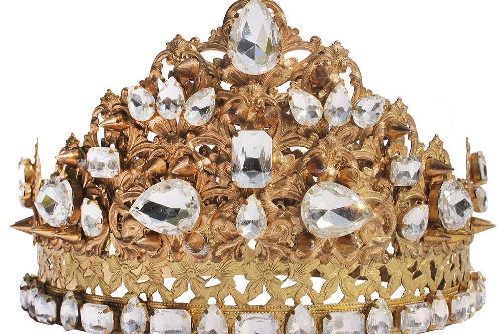 Ariana Grande's crown