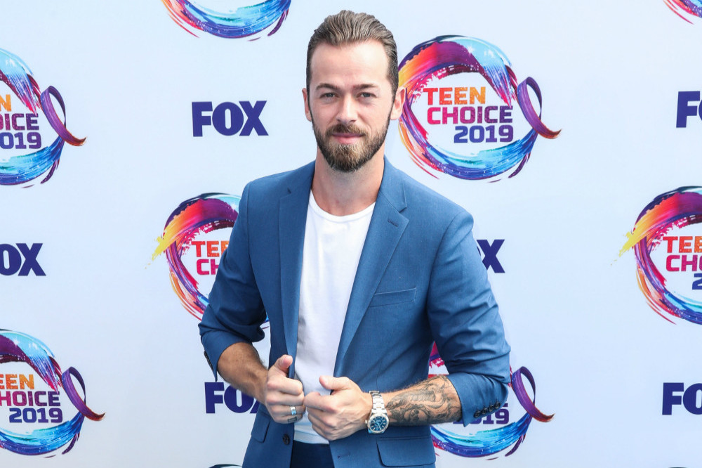 Artem Chigvintsev pulls out of DwtS tour early due to health issue