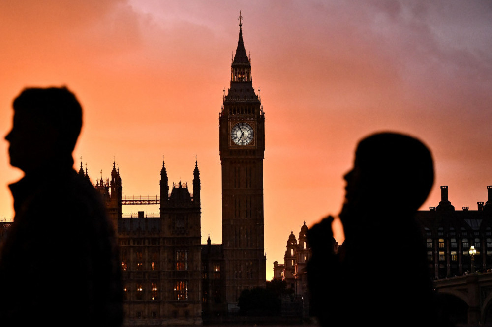 Big Ben fails to ring out as planned during minute of silence for Queen Elizabeth