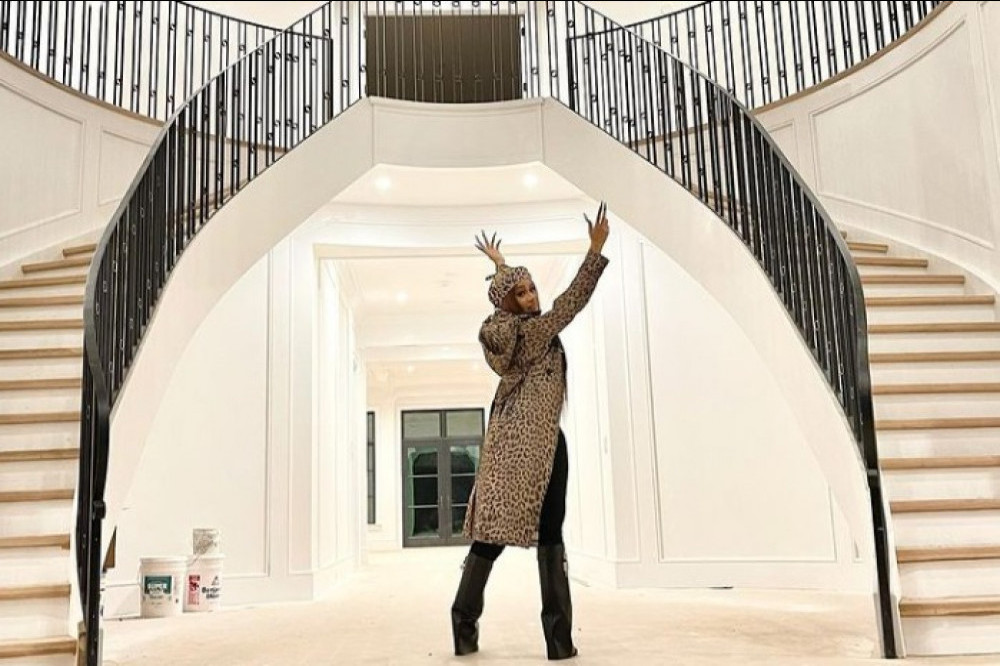 Cardi B shows off new NYC home (c) Instagram