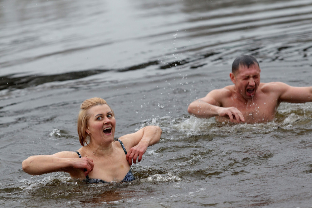 Cold-water swimming provides comfort to menopausal women