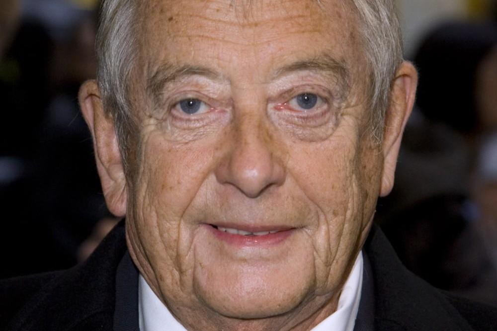 Derek Fowlds