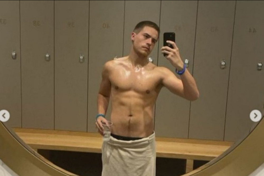 Dylan Sprouse shows off his body transformation (C) Dylan Sprouse/Instagram
