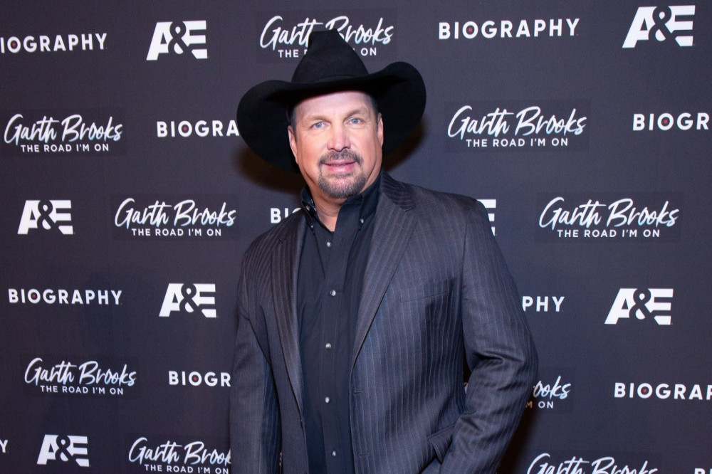 Garth Brooks wants his case to be heard in federal court