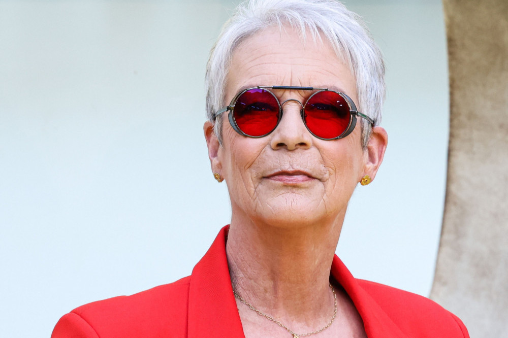 Jamie Lee Curtis fought back tears as she learned of the Californian fires