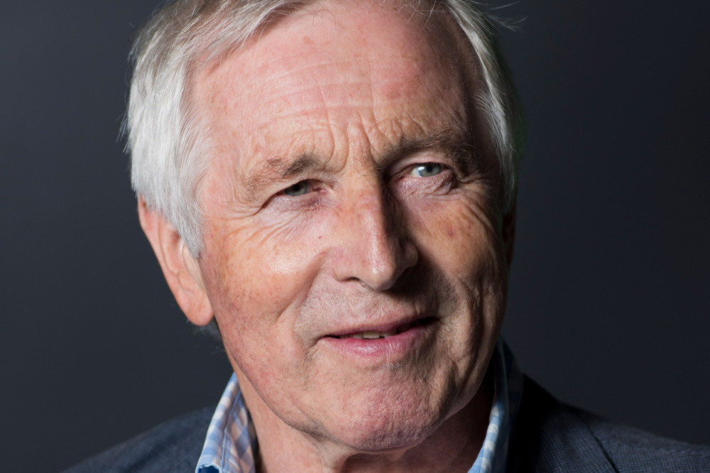 Jonathan Dimbleby will front a documentary about Queen Elizabeth