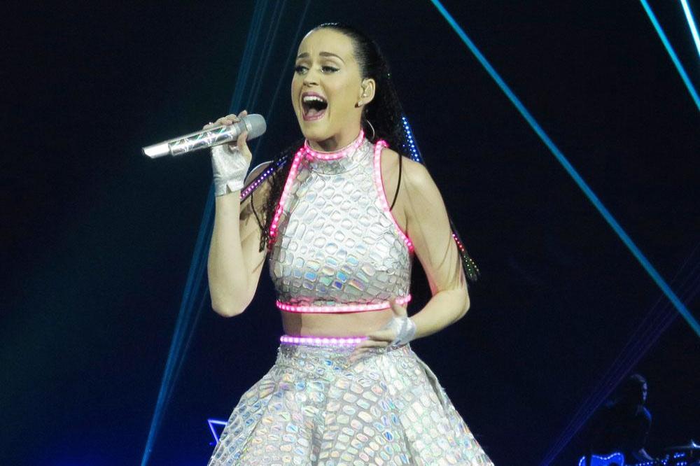 Katy Perry Becomes Patty Kerry for Day out At Dollywood