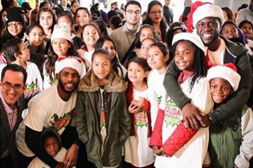 Kevin Hart and Chris Paul give back (c) Instagram