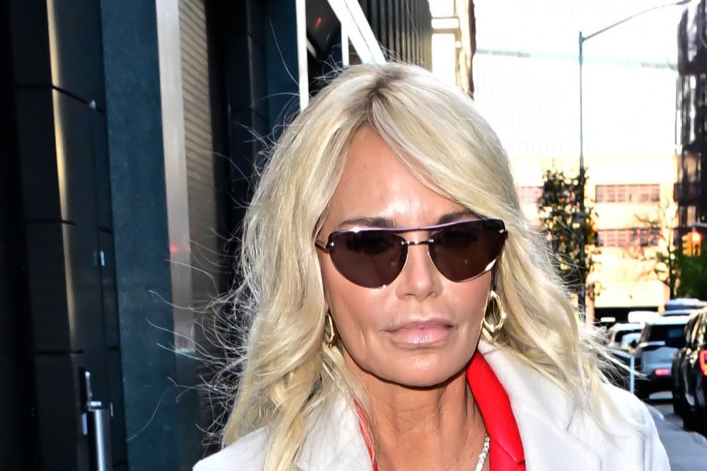 Kristin Chenoweth needs 'a reason to smile' this Christmas