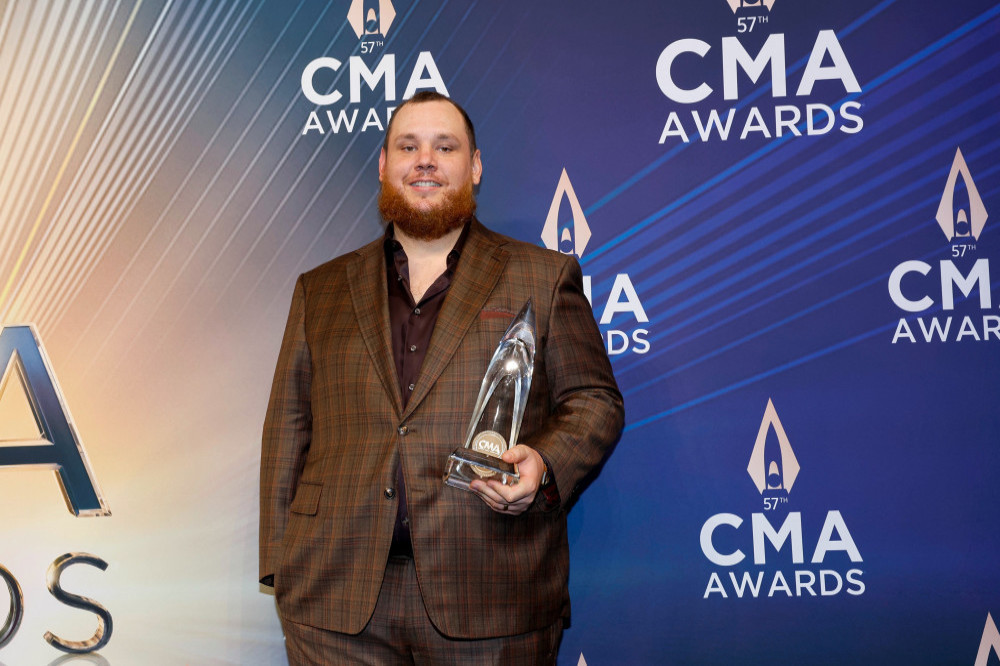 Luke Combs helped Tracy Chapman make history