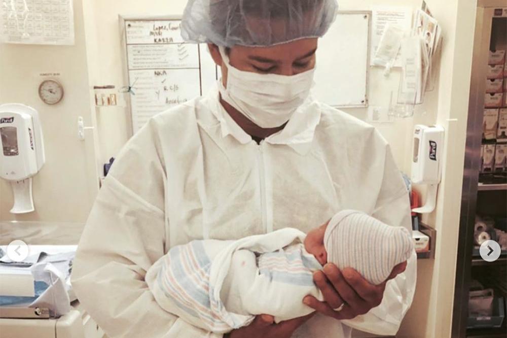 Mario Lopez and his newborn son (c) Instagram