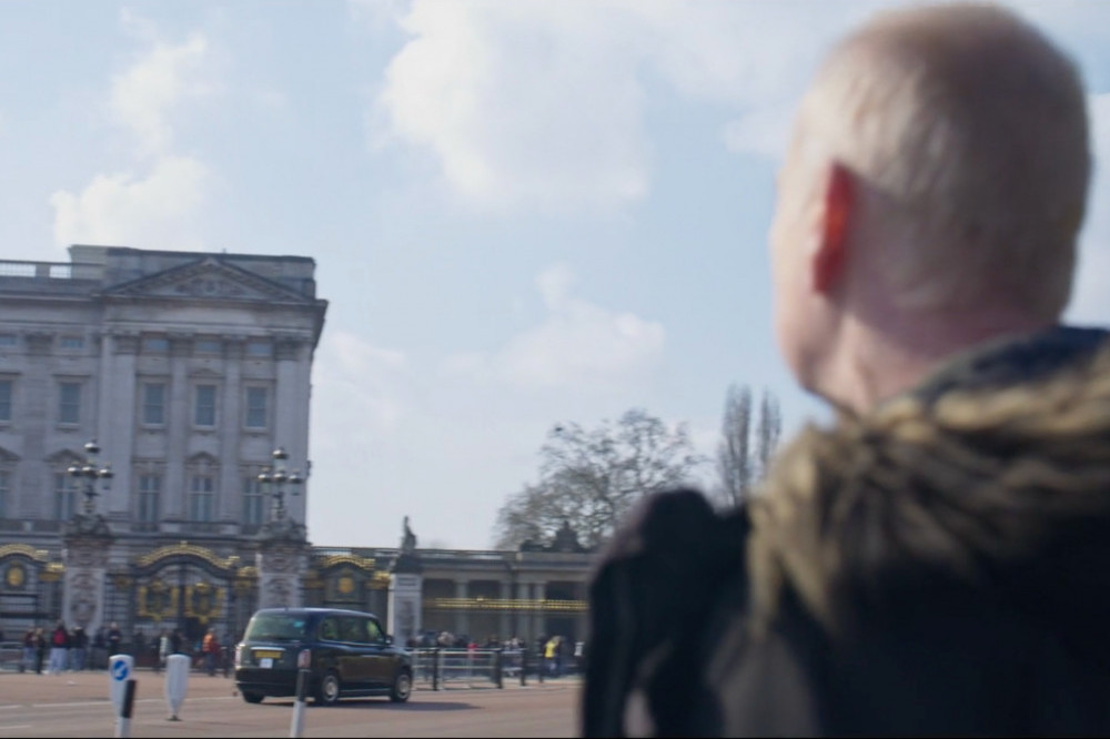 Mark Christopher Lee delivering a letter to Buckingham Palace