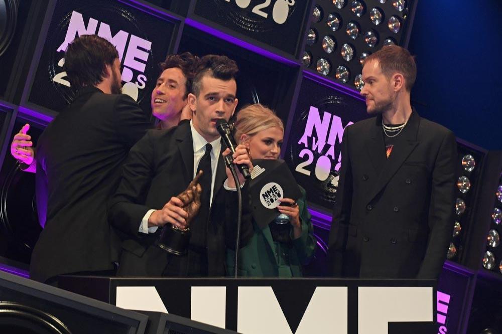 Matty Healy accepts NME Award 