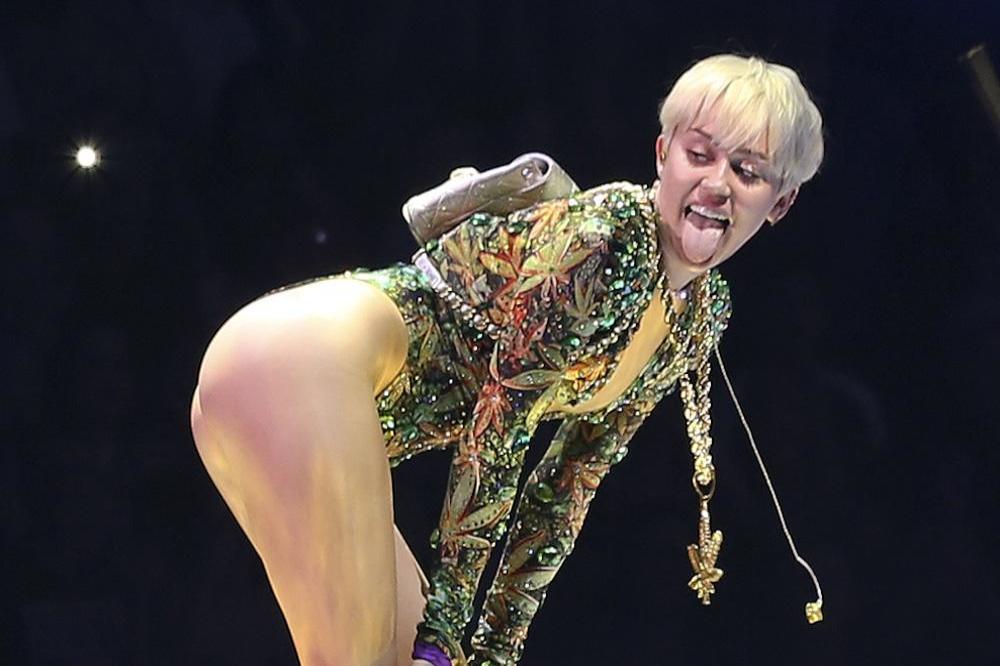 Miley Cyrus Blasts Tour Critics