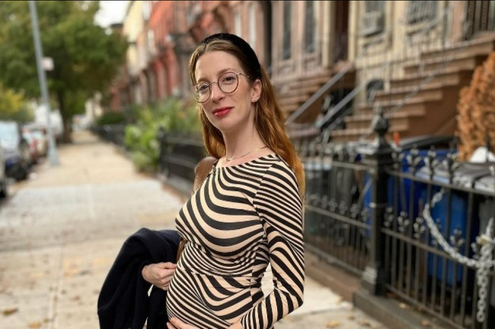 Molly Bernard is pregnant (c) Instagram