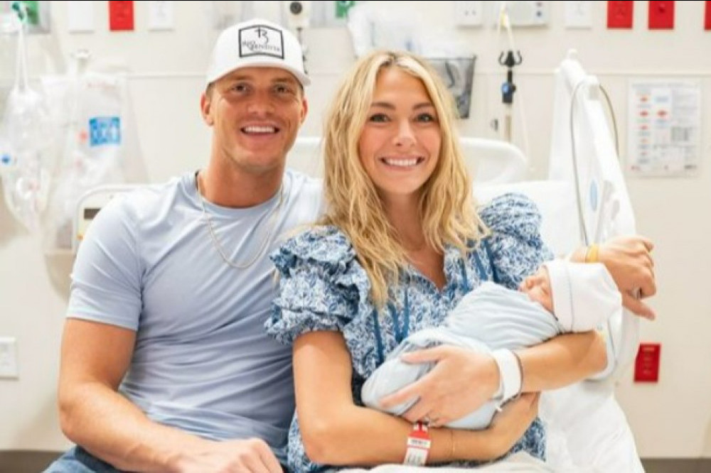 Parker McCollum and his wife are new parents (c) Instagram