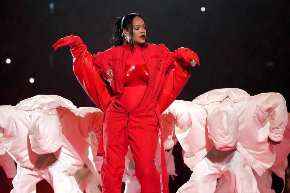 Rihanna’s makeup artist reveals inspiration behind Super Bowl look