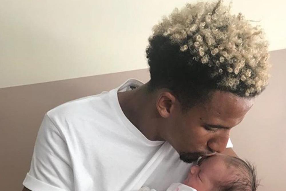 Scott Sinclair and baby Delilah Ruby (c) Instagram 