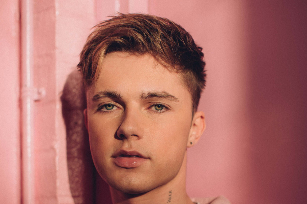 Singer HRVY