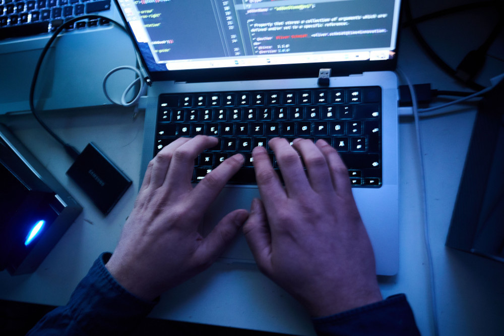 A man has broken a record for typing the alphabet with his nose