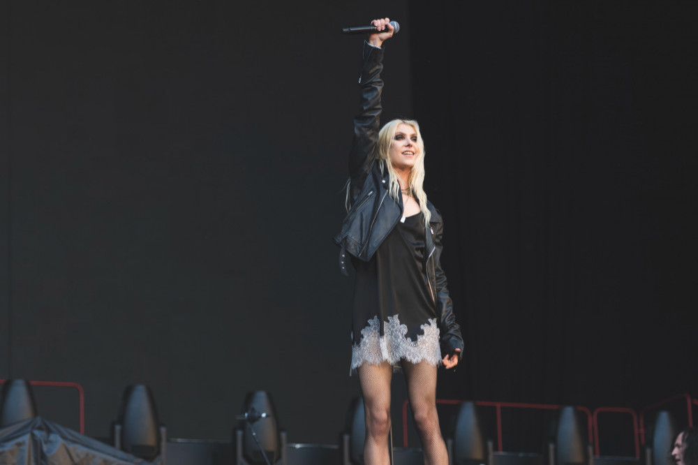 Taylor Momsen was bitten by a bat and has to have Rabies shots for two weeks