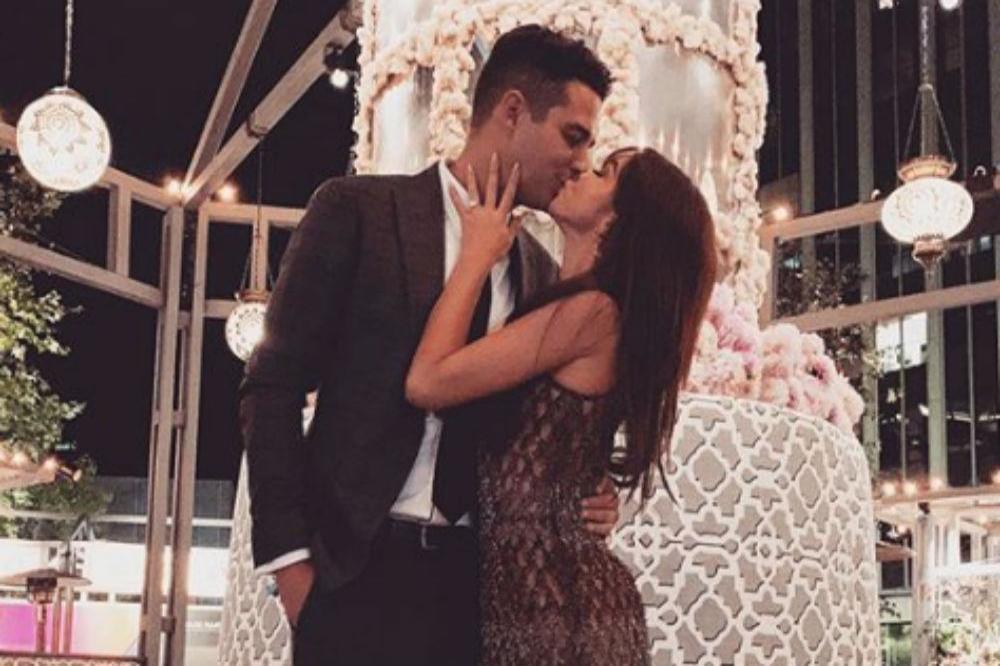 Wells Adams and Sarah Hyland (c) Instagram