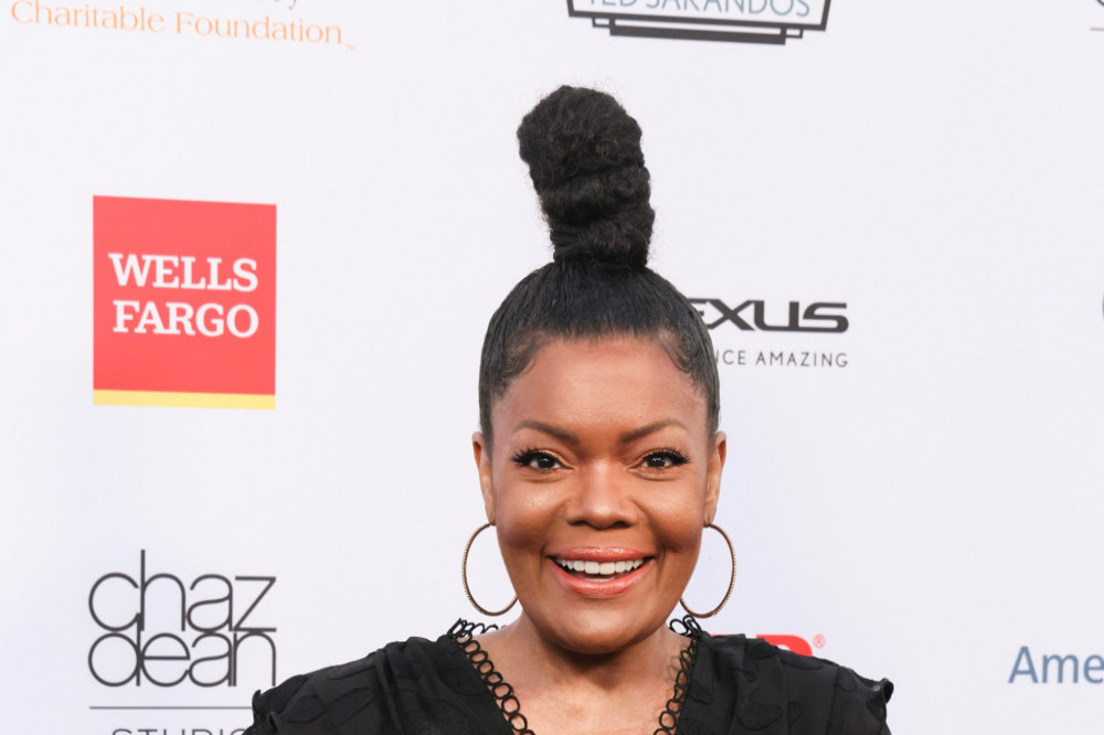 Yvette Nicole Brown is the last of her friends to get married