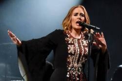 Adele dedicates song to sick fan