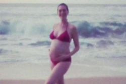 Pregnant Anne Hathaway Shares Bikini Image On Instagram