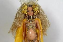 Artist creates Grammys Beyoncé Barbie