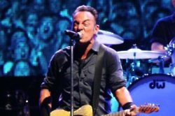 Bruce Springsteen finds therapy useful