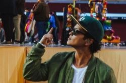 Bruno Mars use to play poker for rent