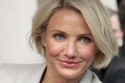 Cameron Diaz Supported By Paltrow