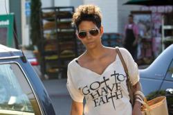 Halle Berry Selling Home