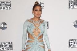 Jennifer Lopez Showed Off Hosting Talent At AMAs