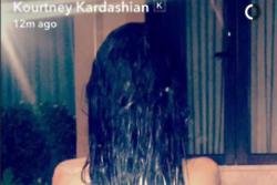 Kourtney Kardashian posts naked Snapchat pictures