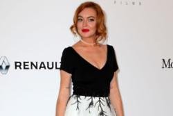 Lindsay Lohan charges fans for exclusive pictures
