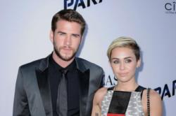 Liam Hemsworth begs Miley Cyrus to get back together 