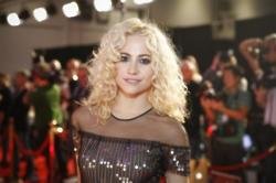 Pixie Lott won't rush wedding