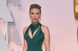 Scarlett Johansson Says There Nothing Creepy About John Travolta